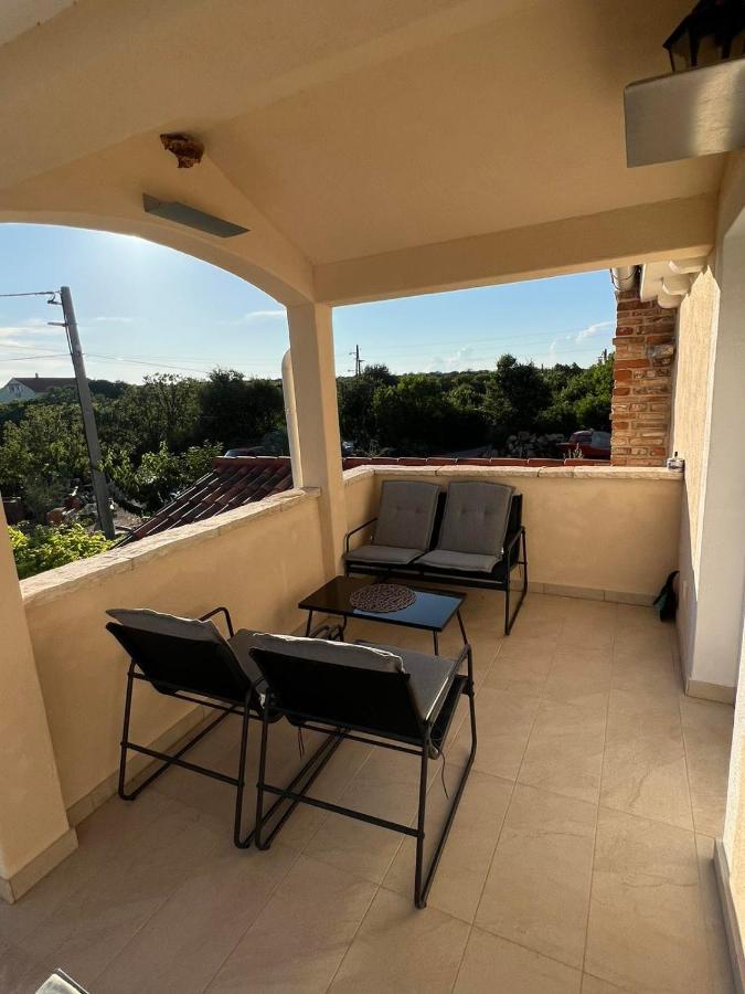 Apartman Lorena Lakmartin Exterior photo