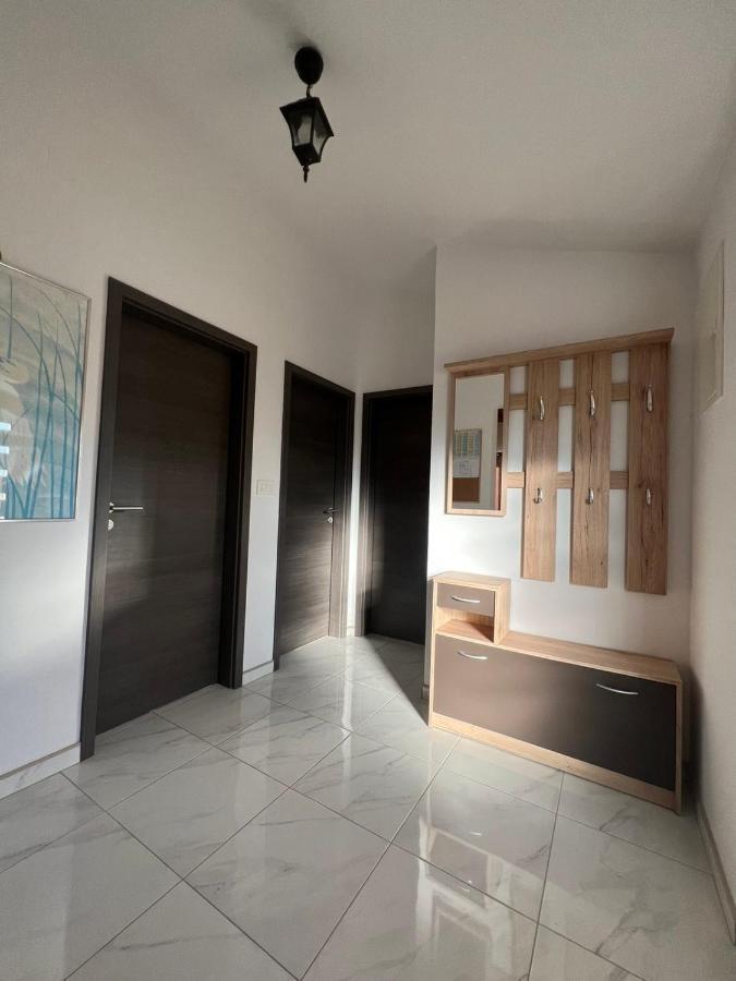Apartman Lorena Lakmartin Exterior photo